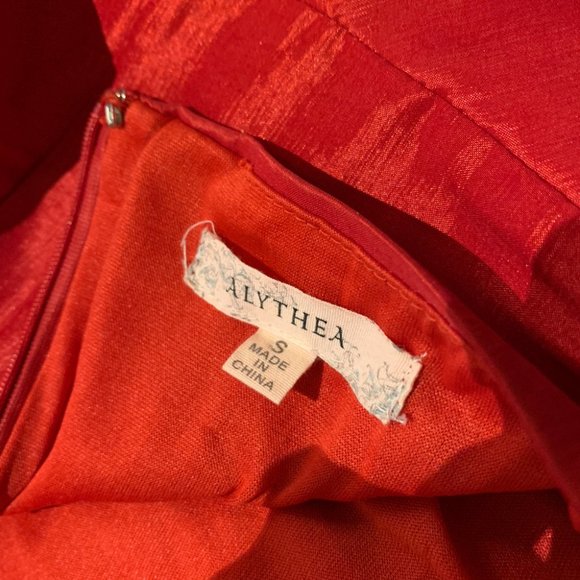 RED PARTY MINI DRESS XS PETITE - Picture 4 of 6